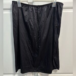 Vanity Fair Black Half Slip 24" Length Style 11860 Side Slit Women’s Size 2X